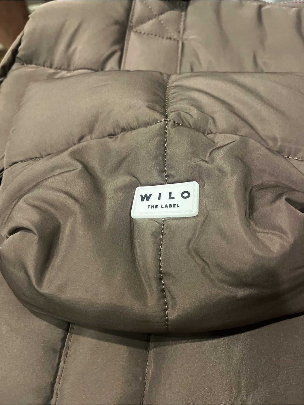 NWT WILO THE LABEL WOMEN'S "VOYAGE" QUILTED TOTE BAG- BROWN - Picture 5 of 5
